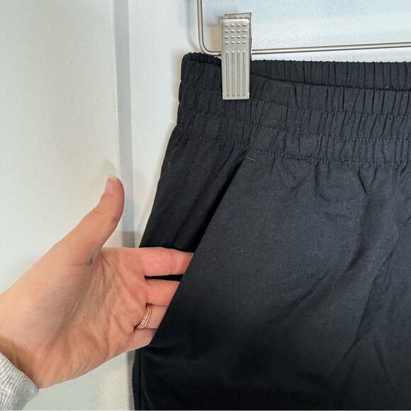 Everlane 100% Wool Elastic Pull On Black Ankle Crop Pants Size 4 - Picture 3 of 6